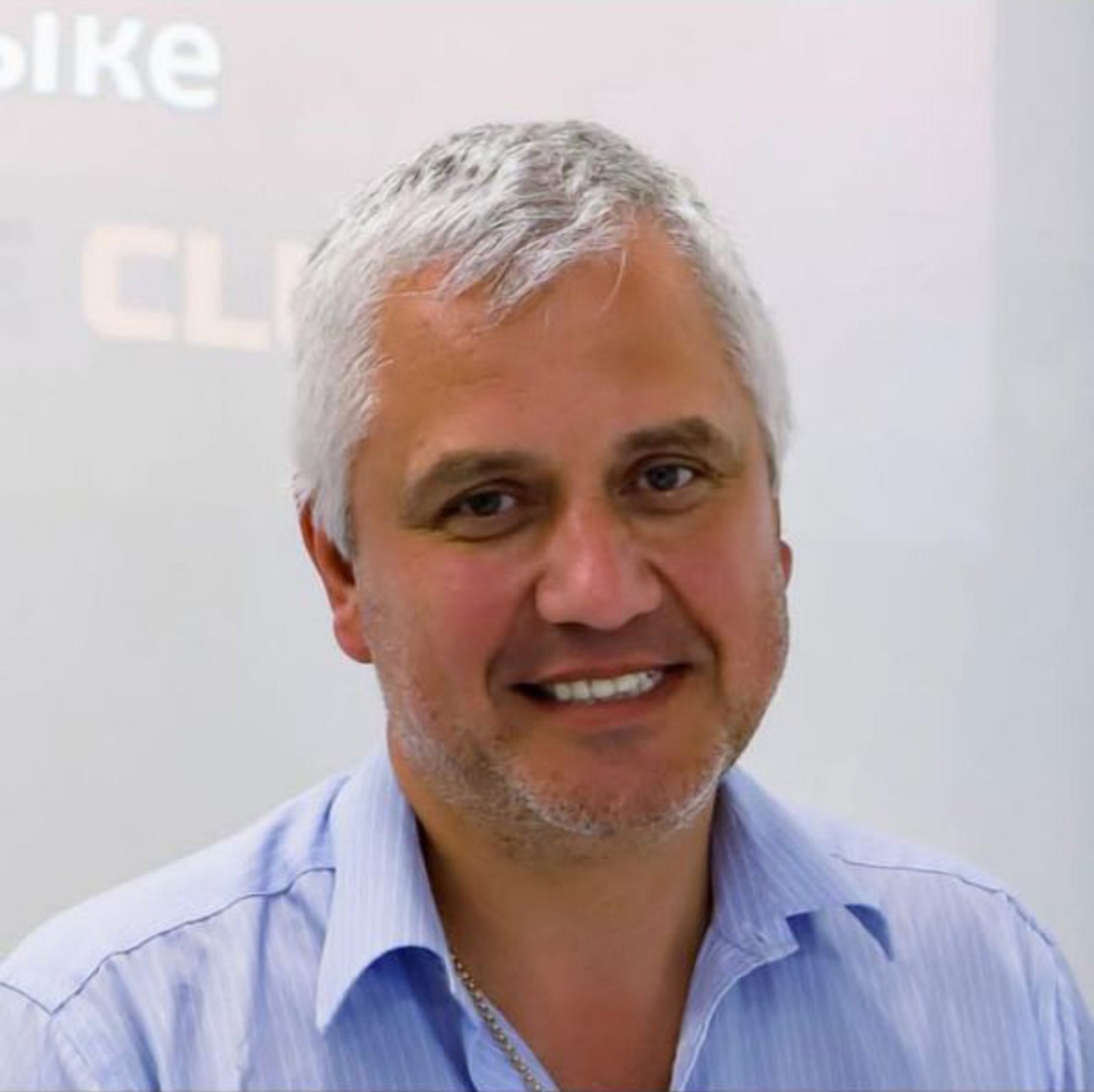 Преподаватель автошколы в Испании Costa Drive