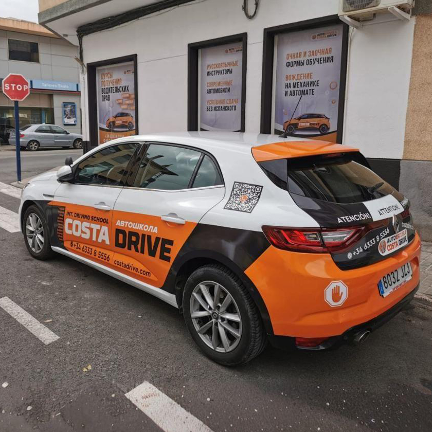 Учебный автомобиль Renault автошколы Costa Drive
